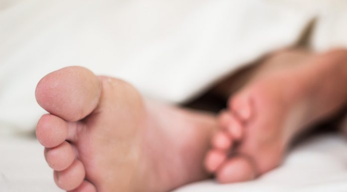 איך מונעים ריח רע מכפות הרגליים?